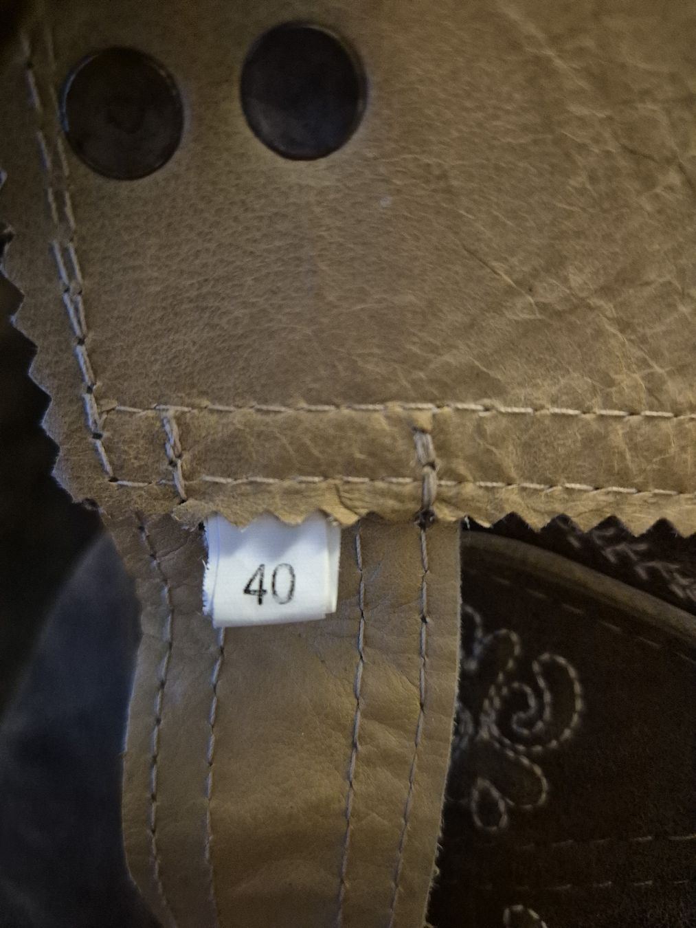 Pantaloni: Lederhose Damen Gr. 40 – Usato da Uster venduto da mel_7y2p 5
