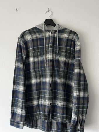 Urban Outfitters Kapuzenhemd Grösse M Übergangsjacke