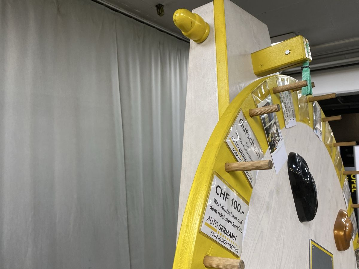 Jeux: Glücksrad 195cm gross  – D'occasion à Hägglingen par Karin0802 5