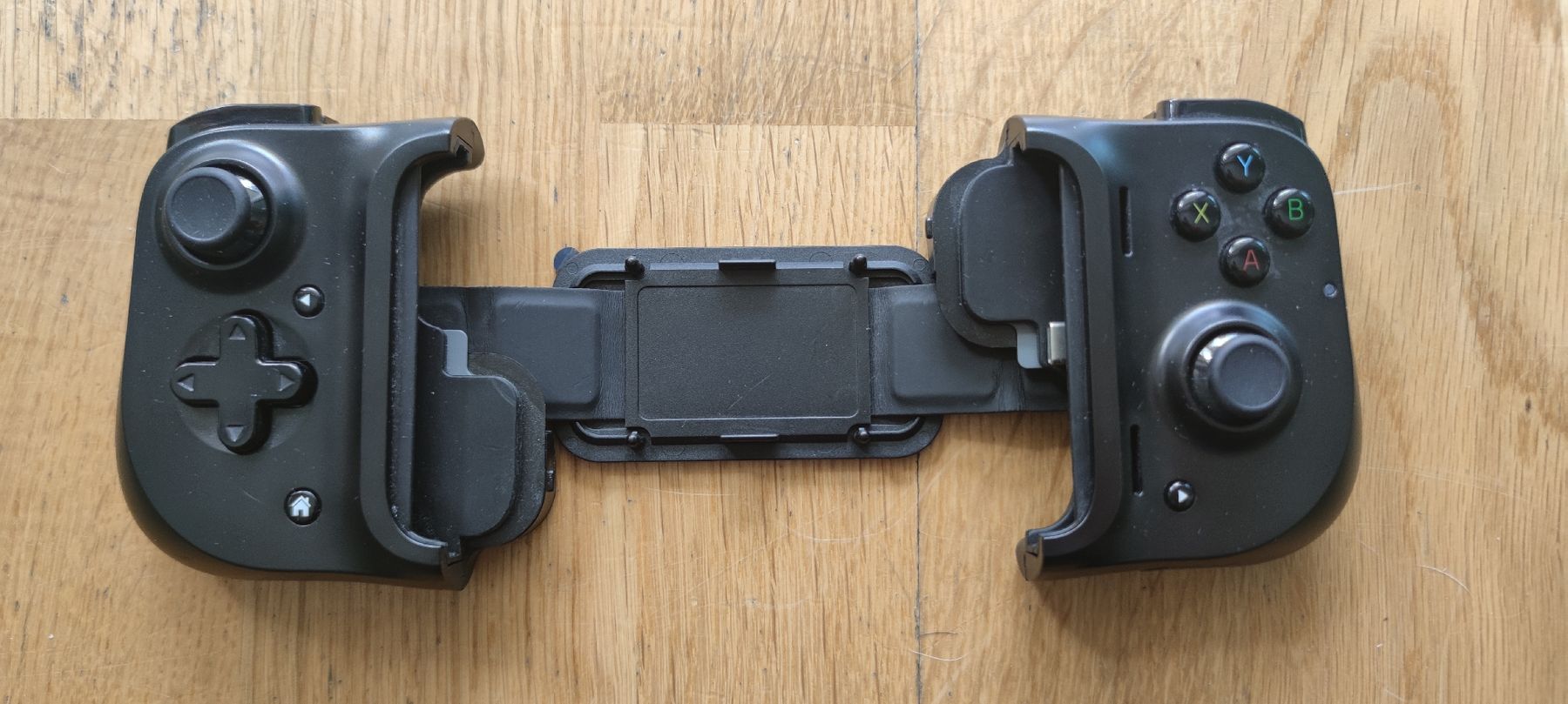 Razer Controller: Razer Kishi Mobile Gaming Controller - Top Zustand! – Usato da Langnau am Albis venduto da lew_k2bg