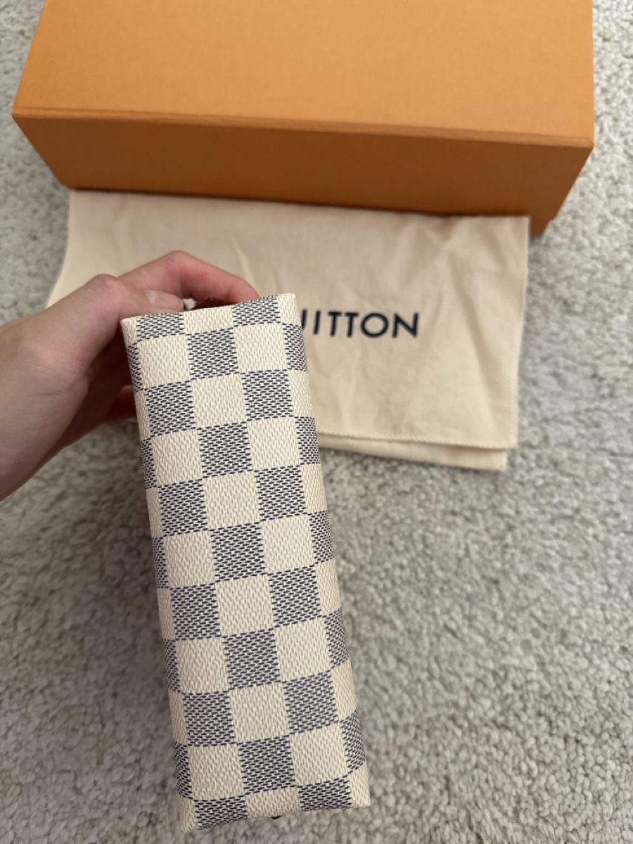 Louis Vuitton Custodie per cosmetici: Louis Vuitton Cosmetic Pouch – Nuovo e nell'imballaggio originale da Zürich venduto da ken_n7dn 1