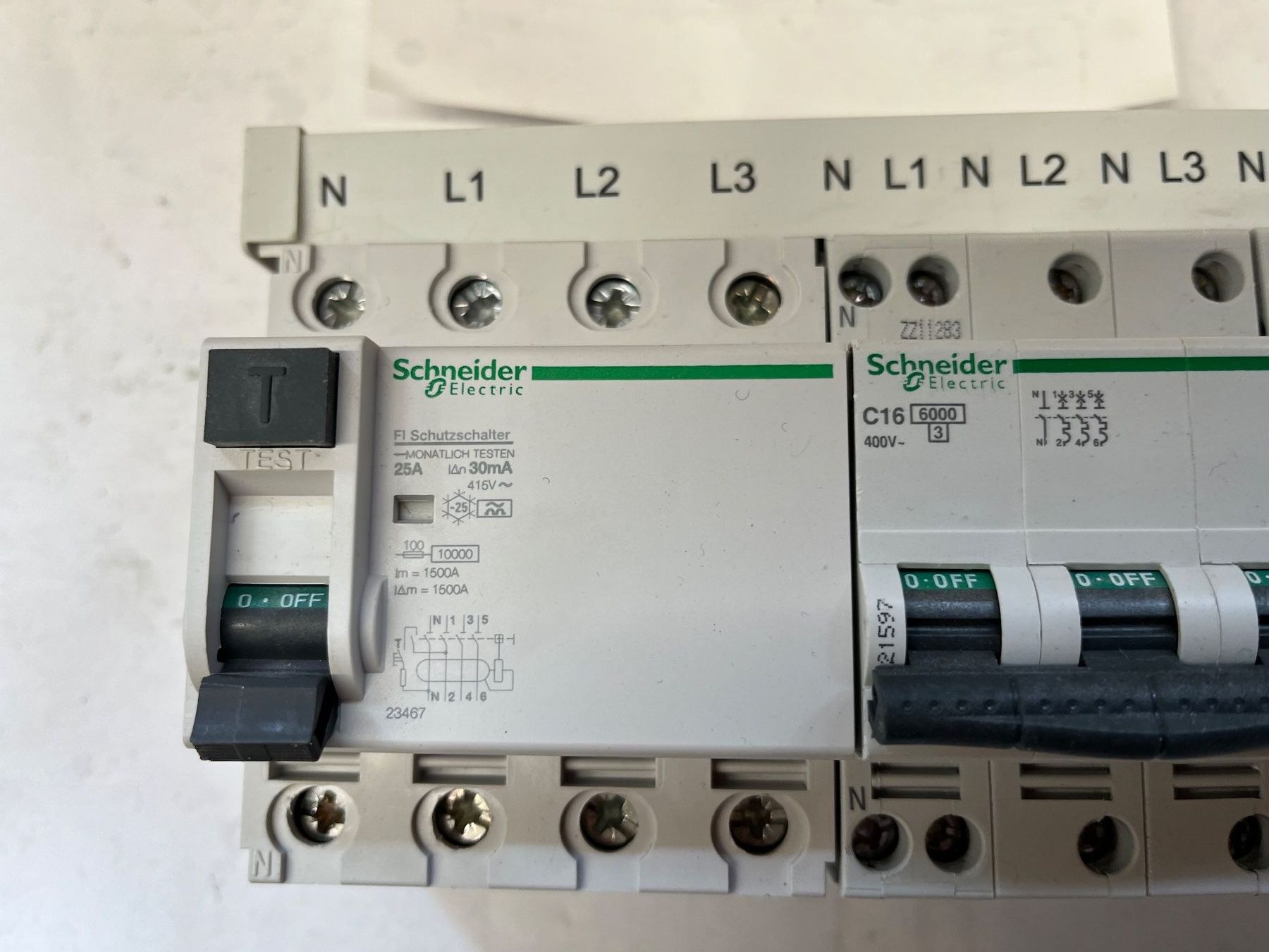 Schneider Stromzufuhr: FI-LS Schalterblock – Neu (gemäss Beschreibung) aus Küblis von hypofacto 1
