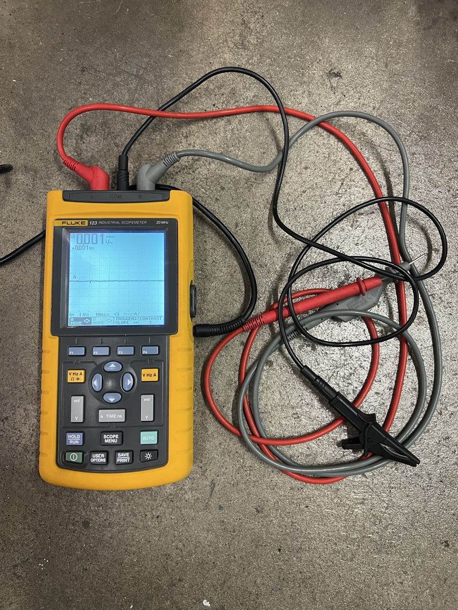 Fluke Misurare: Fluke 123 Scopemeter, Oszilloskop, DSO – Usato da Sachseln venduto da raffika91 1