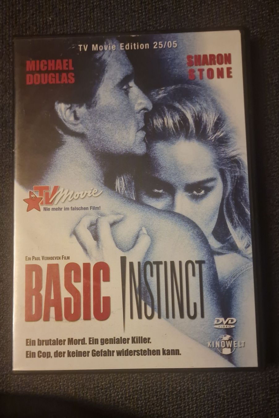 Basic Instinct DVD mit Michael Douglas & Sharon Stone (Gebraucht) in ...