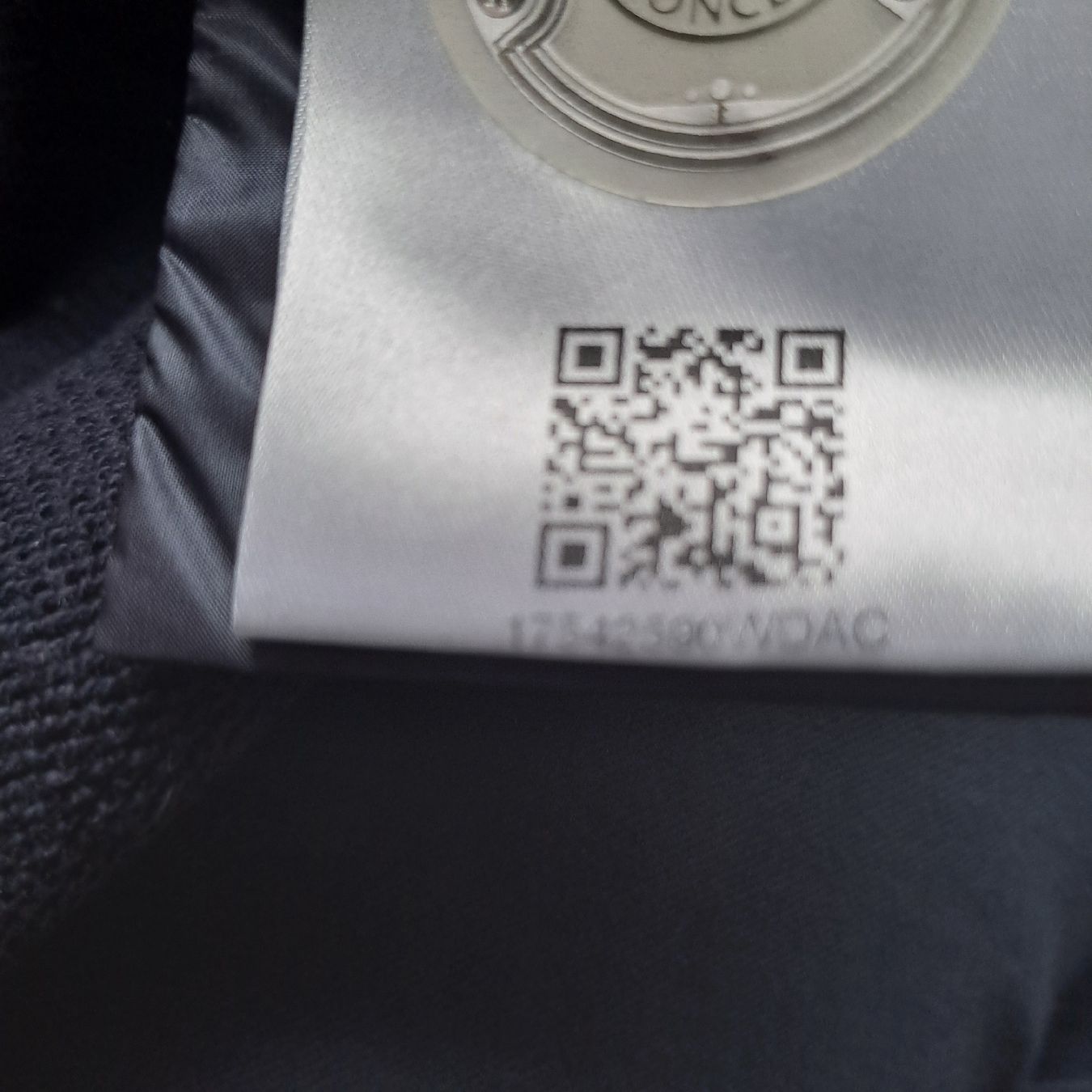 Moncler Giacche: Moncler Jacke – Nuovo (secondo la descrizione) da Interlaken venduto da swissgnoemli 6