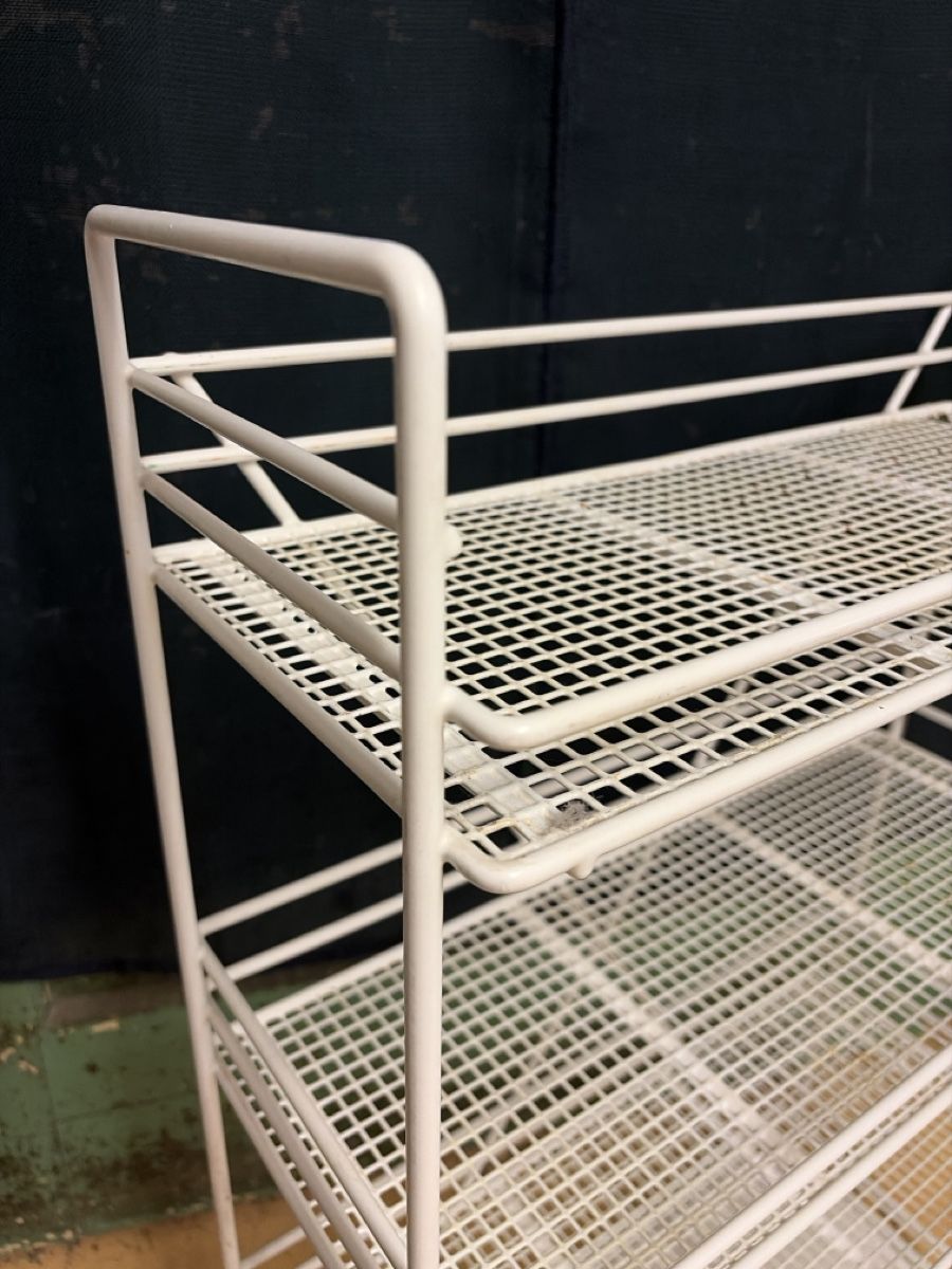 Scaffali: vintage metall regal – Usato da Solothurn venduto da ee_na 1