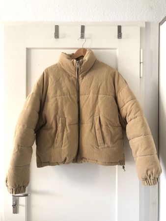 Bershka Cord Winter Jacke Beige - Warm und Stilvoll!