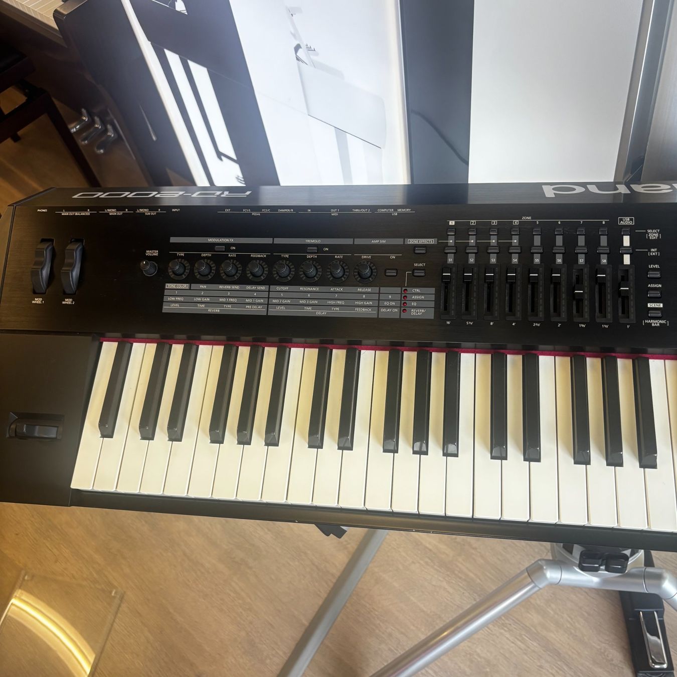 Roland Musikinstrumente: Roland - RD-2000 Occasion. – Gebraucht aus Ittigen von KrompholzMusik 3