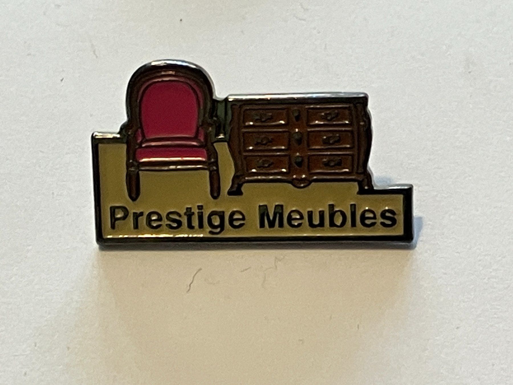 Plaquettes & Badges: 1 Pin Prestige Meubles – D'occasion à Basel par djwwpp