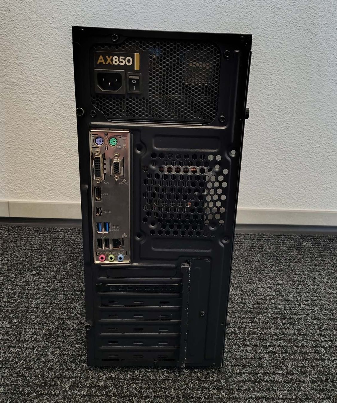 PC: Computer mit i7-Prozessor und 32GB RAM ab CHF 1.-- – Usato da Neuendorf venduto da Buggle 1