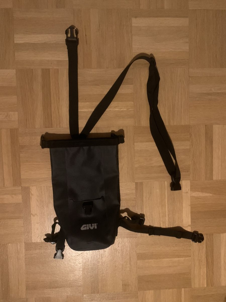 Givi Borse: Pochette de jambe pour motard – Nuovo (secondo la descrizione) da Yverdon-les-Bains venduto da Luca_Ald