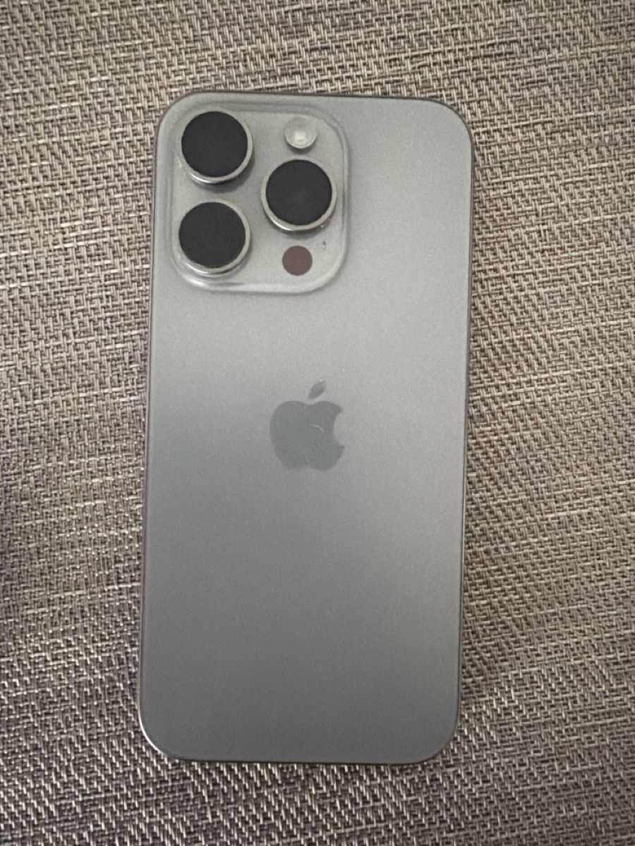 Apple Handys / Smartphones: iPhone 15 pro – Gebraucht aus Luzern von jli_c9m9 1