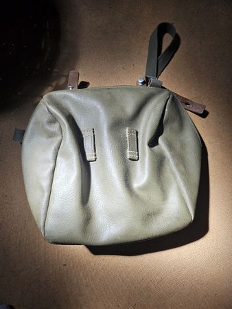 Sac à pain militaire suisse vintage, cuir et toile, 1973