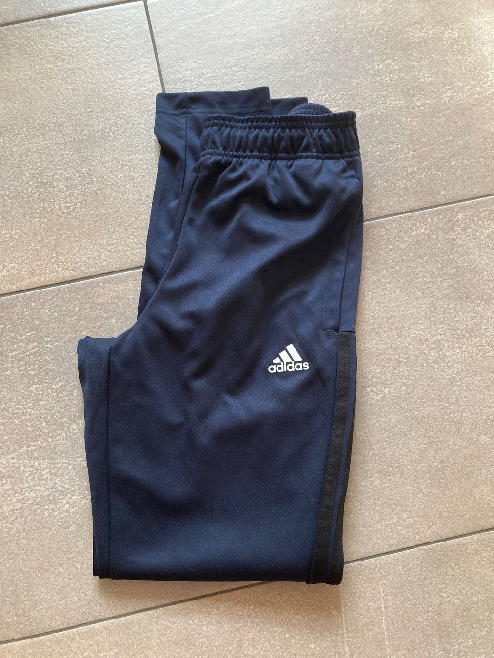 Adidas Pantaloni: Trainerhose Gr. S; adidas – Usato da Mosnang venduto da Kusli09 2