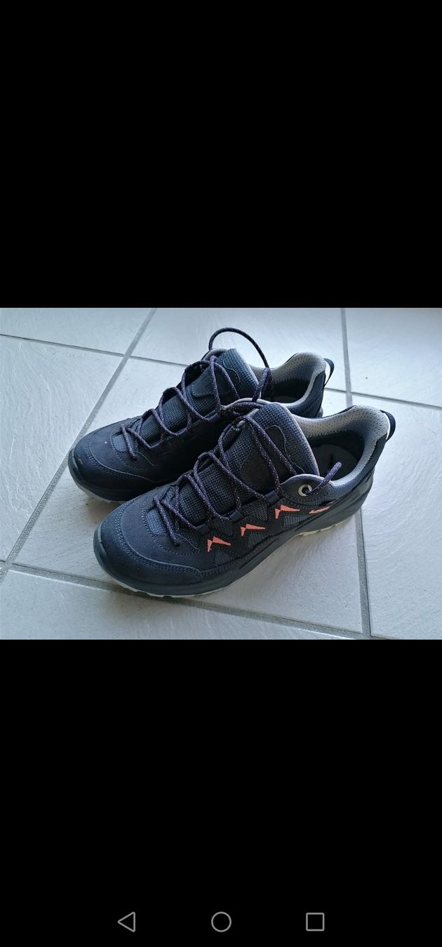 Lowa Scarpe da donna: Chaussures de marche lowa – Usato da Marly venduto da FabienneVrs 1