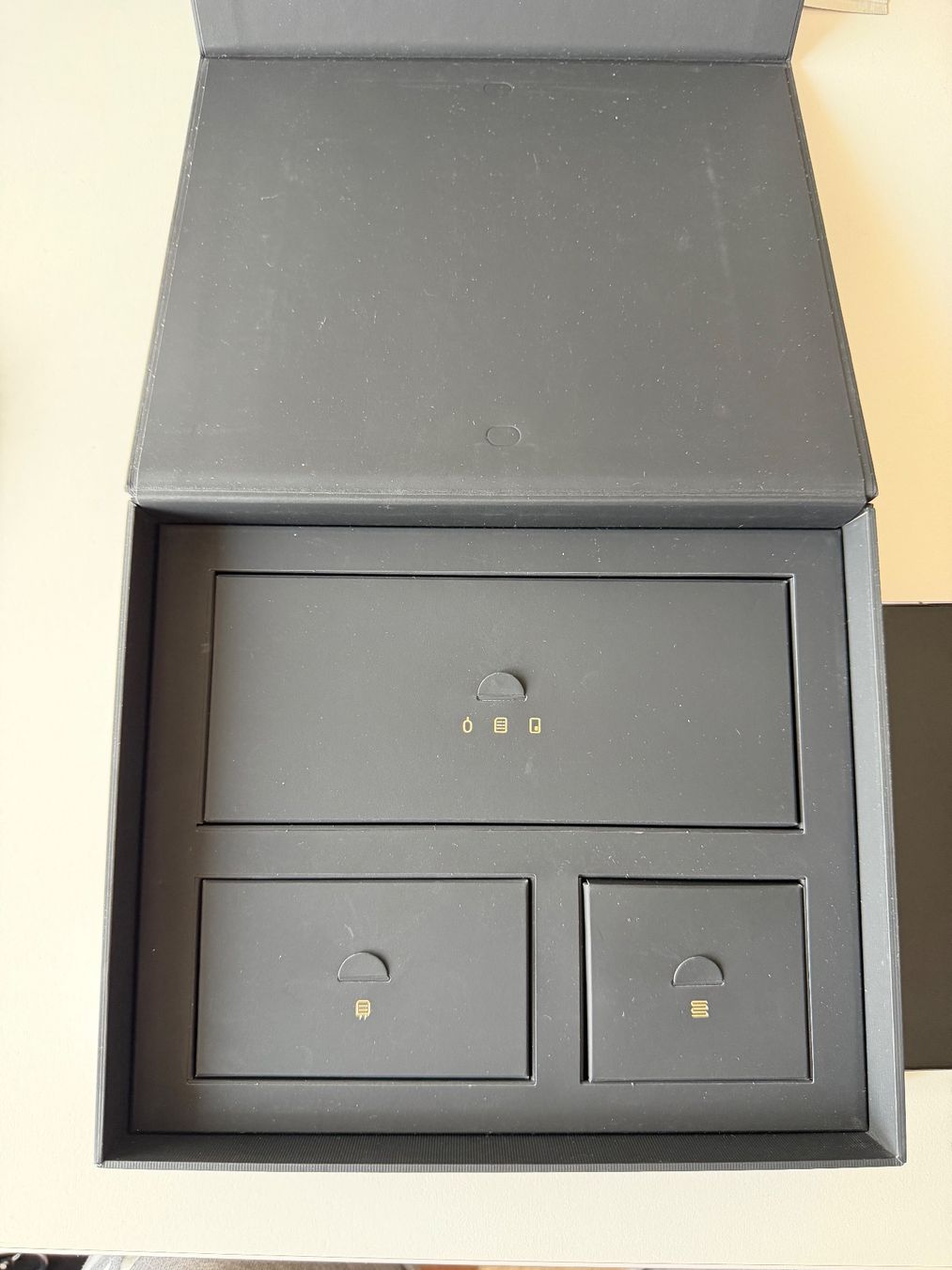 Honor Portables: Honor Magic V2 OLED – D'occasion à Zollikon par mvs_55cn 5