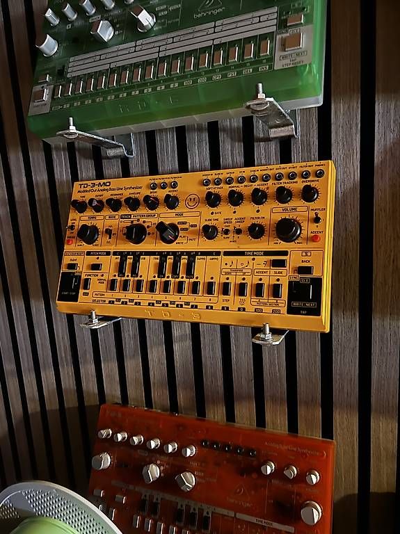 Musikinstrumente: Div. Behringer Geräte  – Neu und originalverpackt aus St. Gallenkappel von joe_r5rh