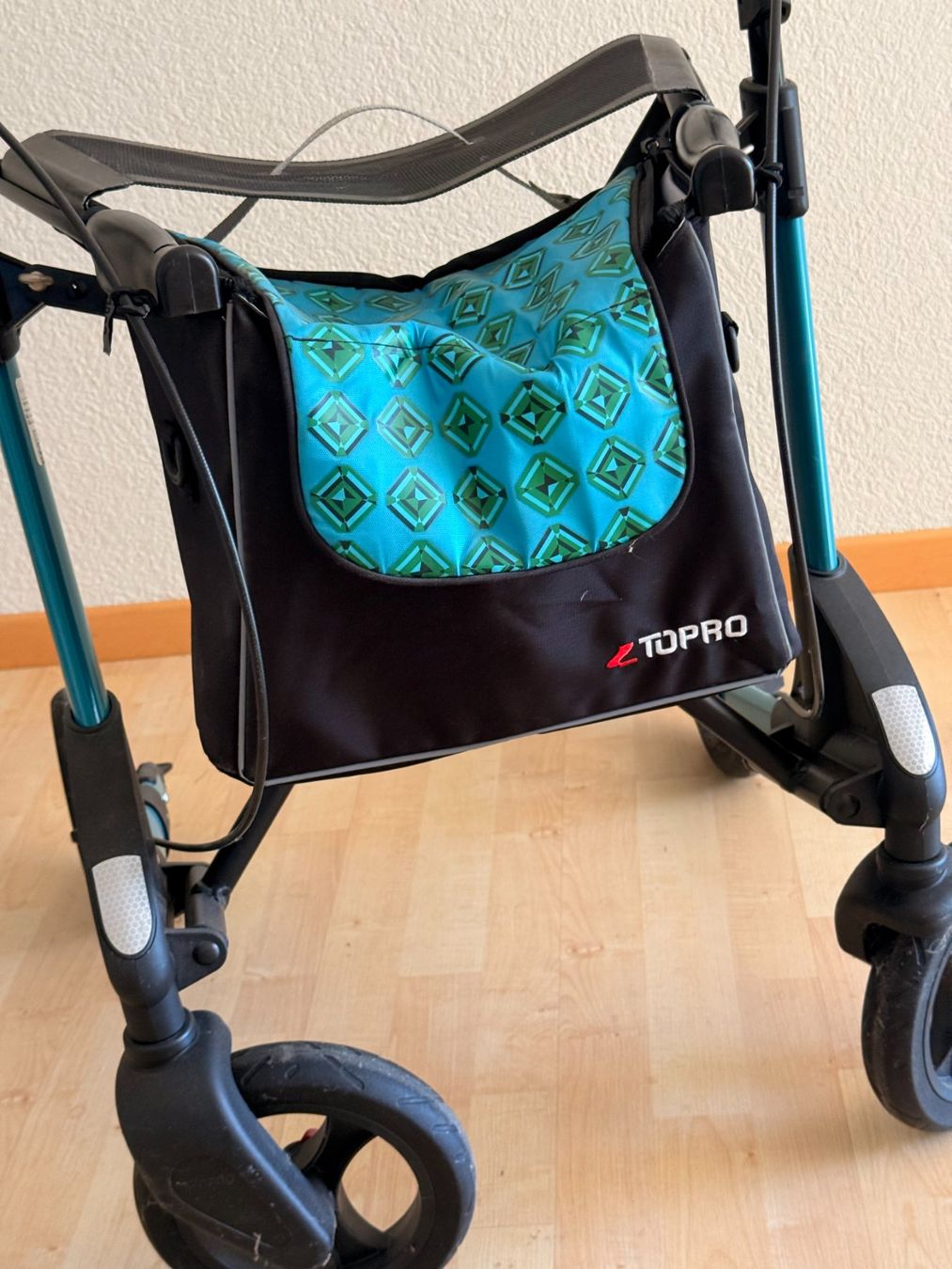 Gehhilfen: TOPRO Troja Rollator tadelloser Zustand – Gebraucht aus Biel/Bienne von Sowiesose 5