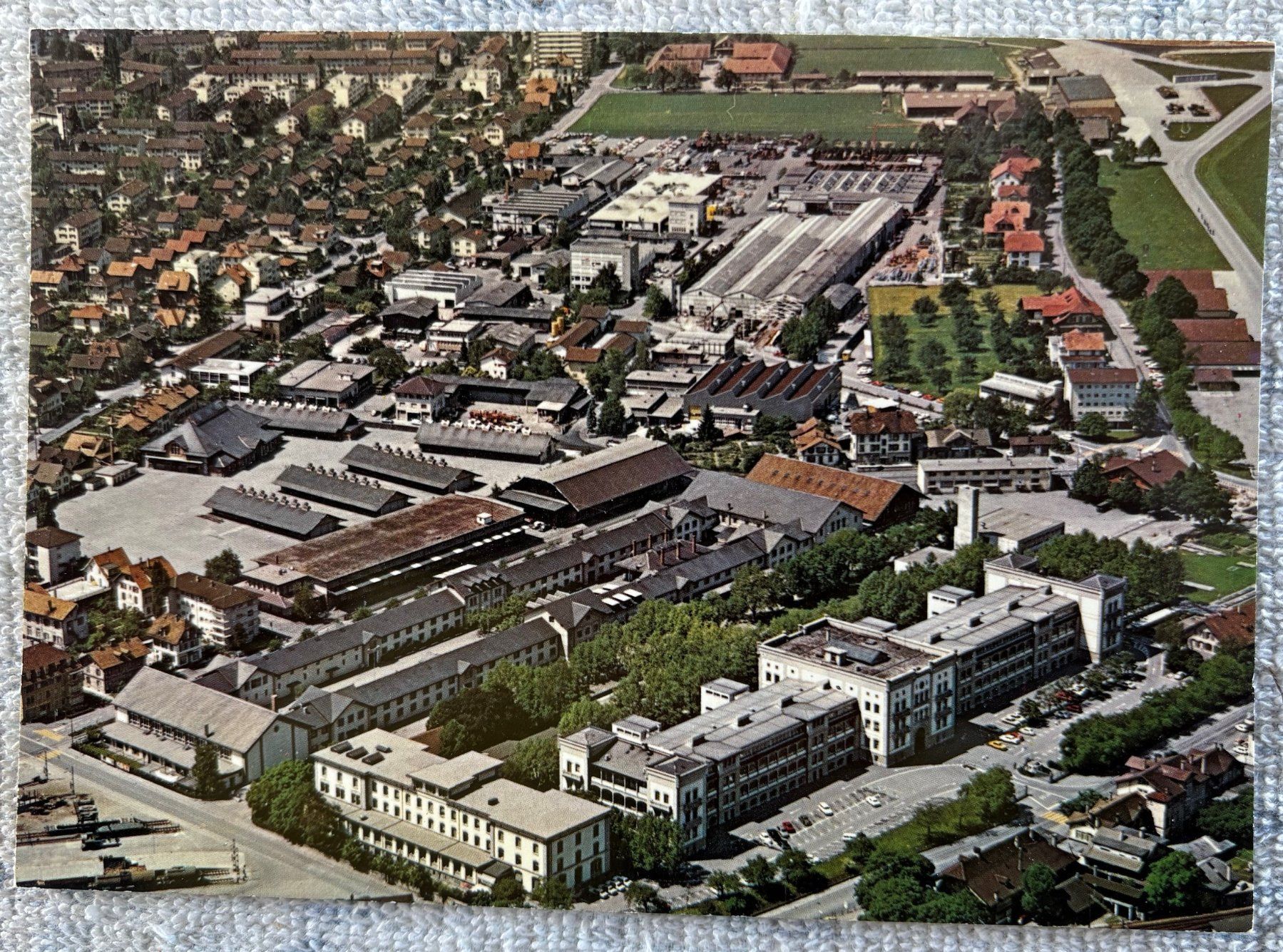 Cartoline postali: ANSICHTSKARTE ARMEE HAUPTKASERNE THUN – Usato da Ostermundigen venduto da wini63