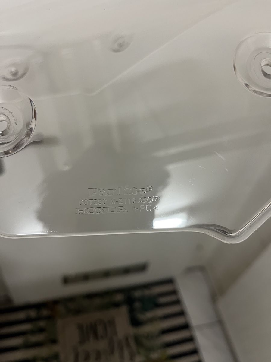Honda Tutti i ricambio per moto: Windshield for Honda Transalp XL 750 – Usato da Uster venduto da hsh9 3
