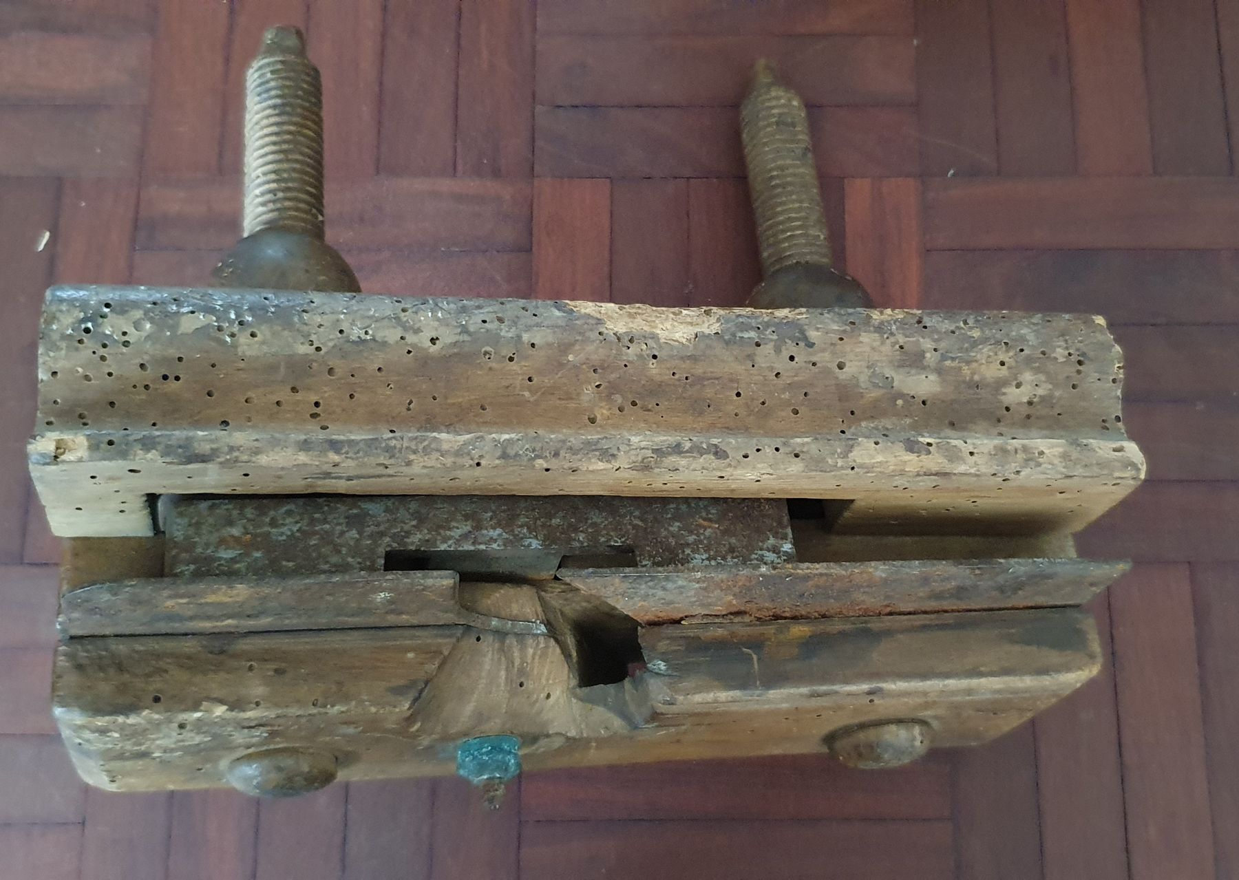 Tutti gli attrezzi: 3 Antike Holzhobel - Nuthobel – Usato da Kreuzlingen venduto da Rschweiz1 3