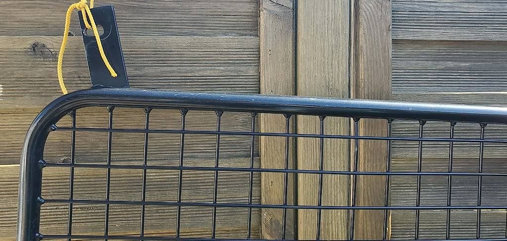 Mercedes-Benz Tutti i ricambio: Grille - paroi de séparation avec passage pour Sprinter H2 – Usato da Bretigny-sur-Morrens venduto da Codyblue 3