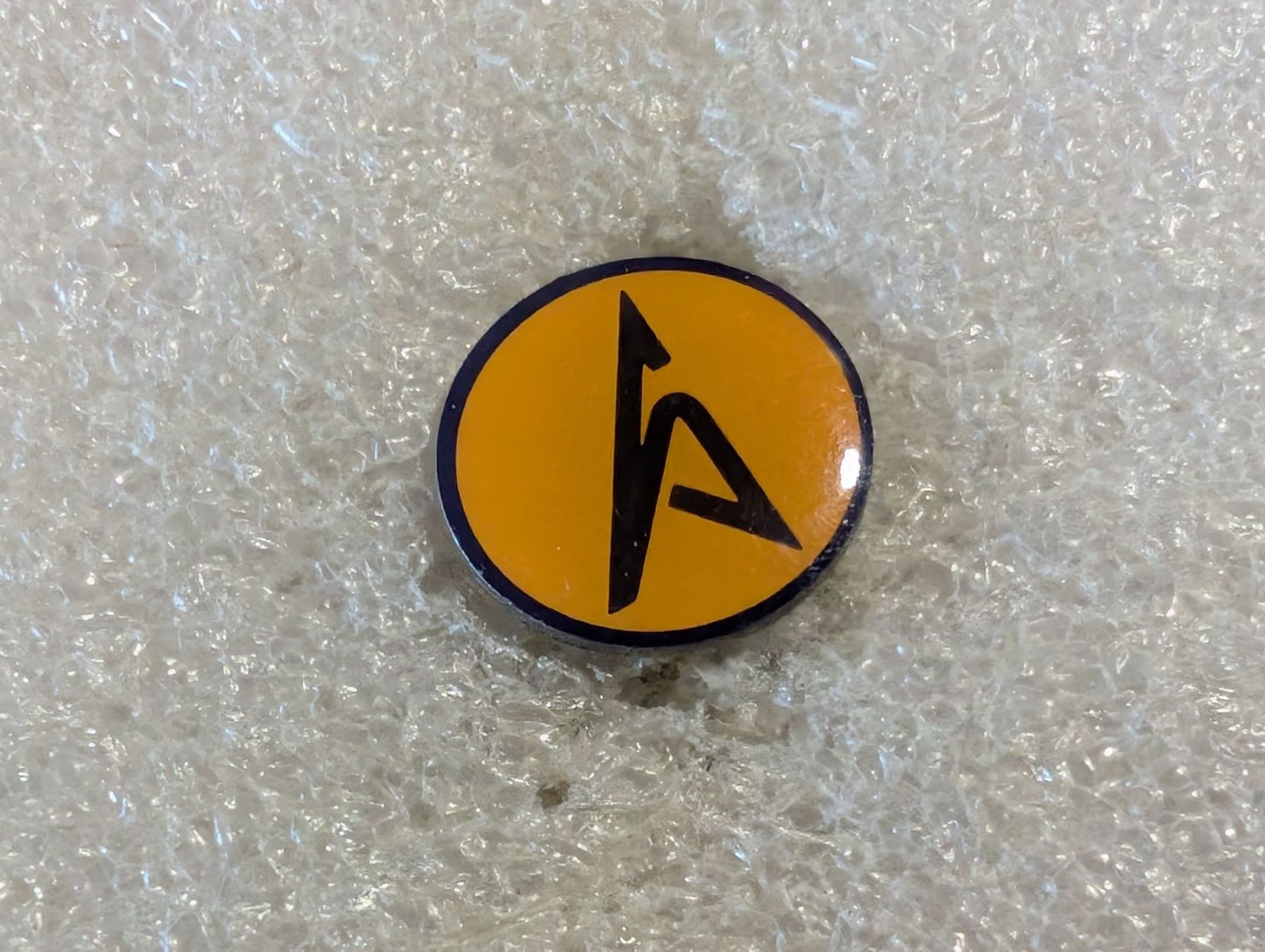 Placchette & Badge: Ansteckpin 113: – Usato da Oppligen venduto da Pin-Fall-Shop