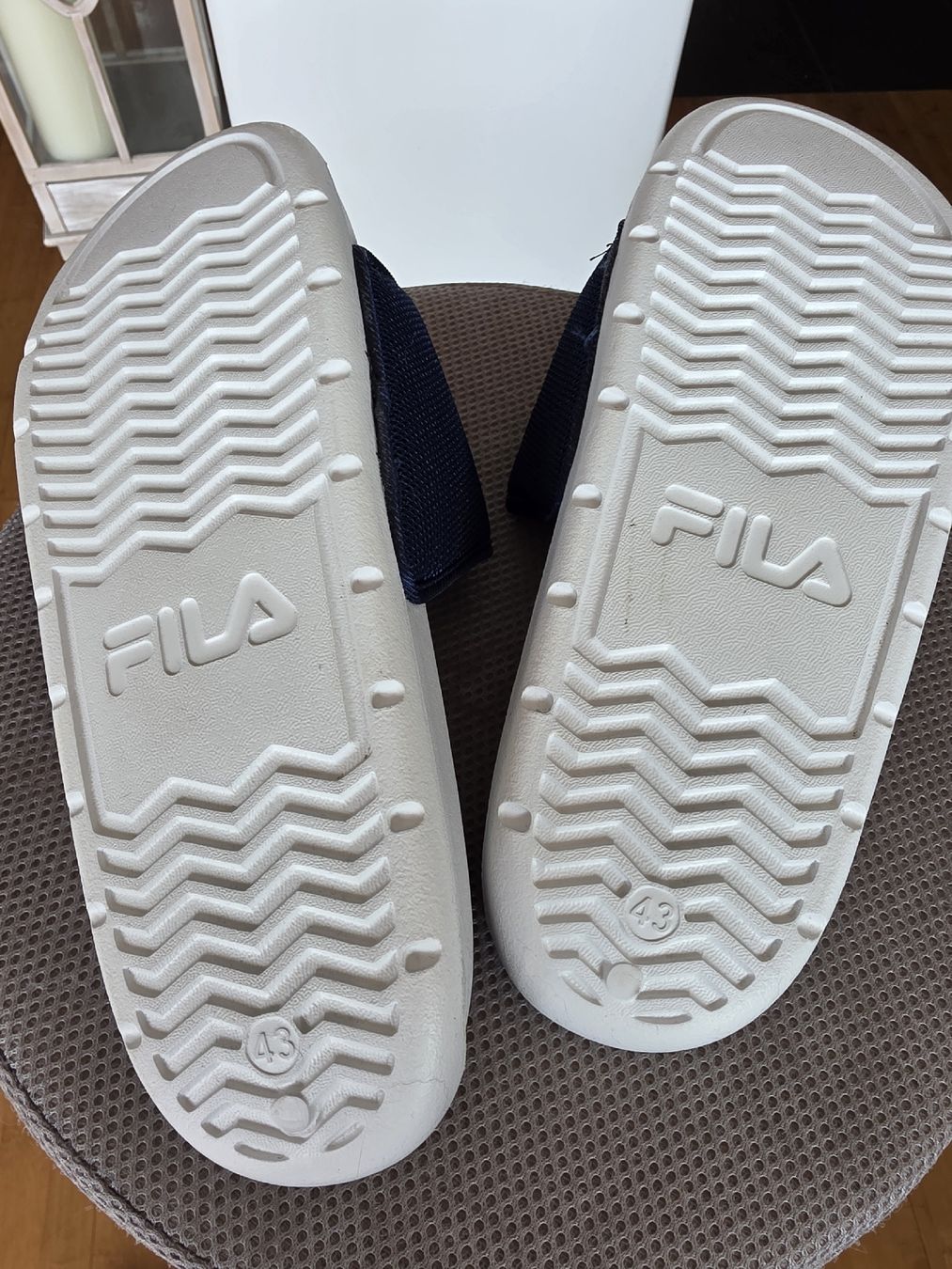 Chaussures hommes: Slides von Fila – Neuf (Voir description) à Wichtrach par Mtabea 1