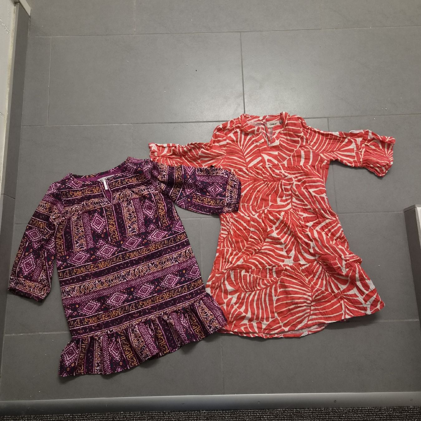 Lotti & Set di vestiti: Sommerkleider Grösse 122 – Usato da Sarmenstorf venduto da Turischt