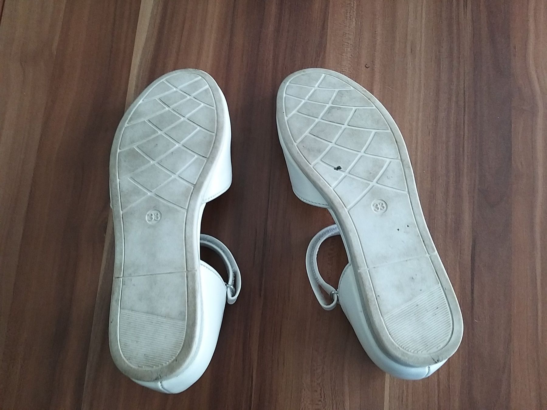 Scarpe per ragazze: Mädchen Sandale/ Sandaletten Gr 33 – Usato da Coldrerio venduto da dgv 2