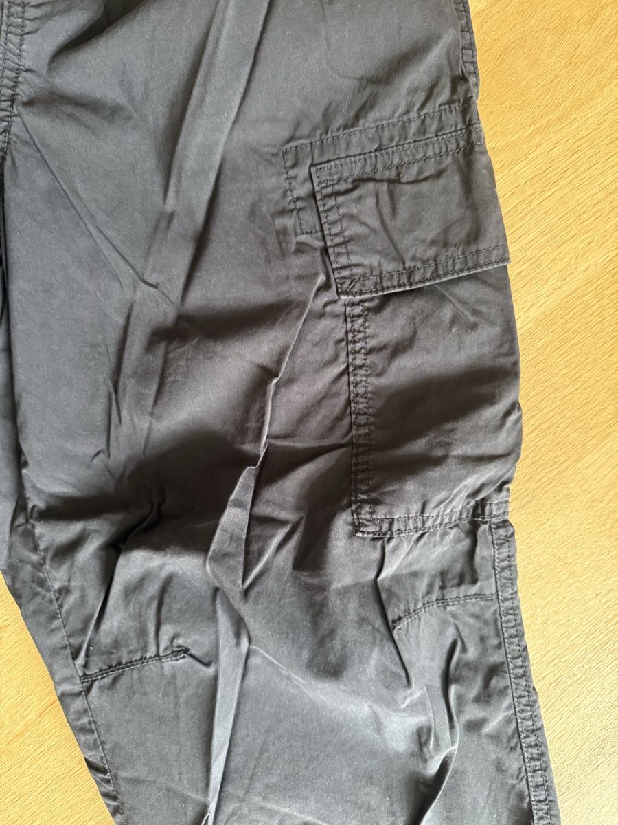 Uniqlo Pantaloni: Cargo Hosen UNIQLO 11-12 – Usato da Zürich venduto da Mothai 1