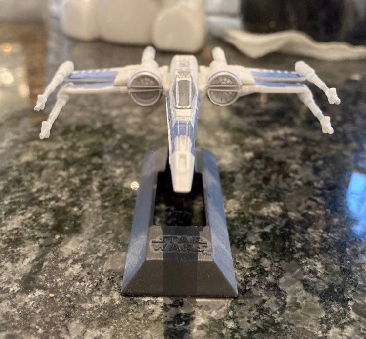 Star Wars Kit di modellismo & Modellini statici: Star Wars - Resistance X-Wing – Nuovo (secondo la descrizione) da Rütihof venduto da Kelani 3
