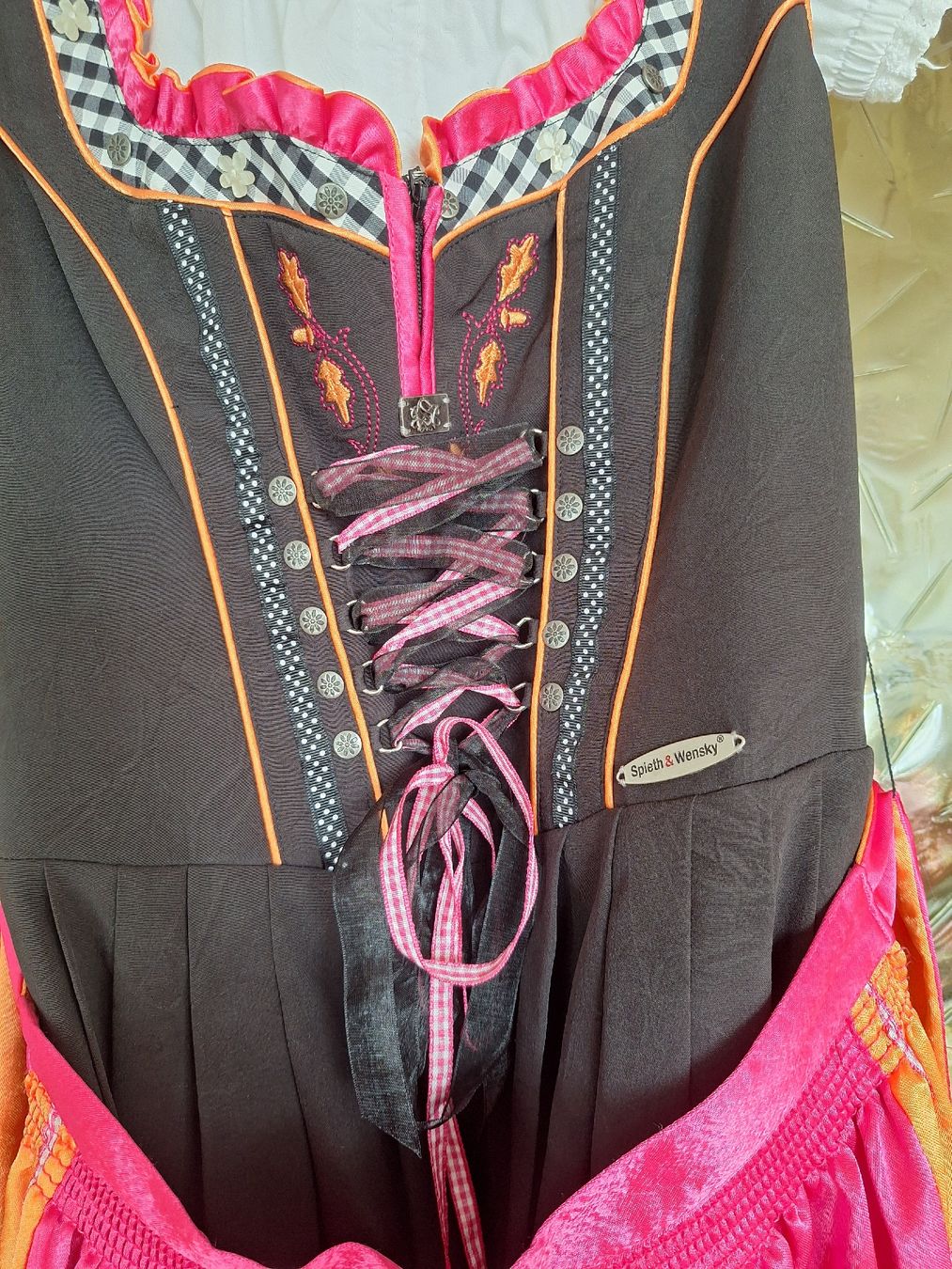 Costumi: Dirndl Spieth & Wensky mit Stockerpoint Bluse und eine Tasch – Usato da Wanzwil venduto da chlinih93 1