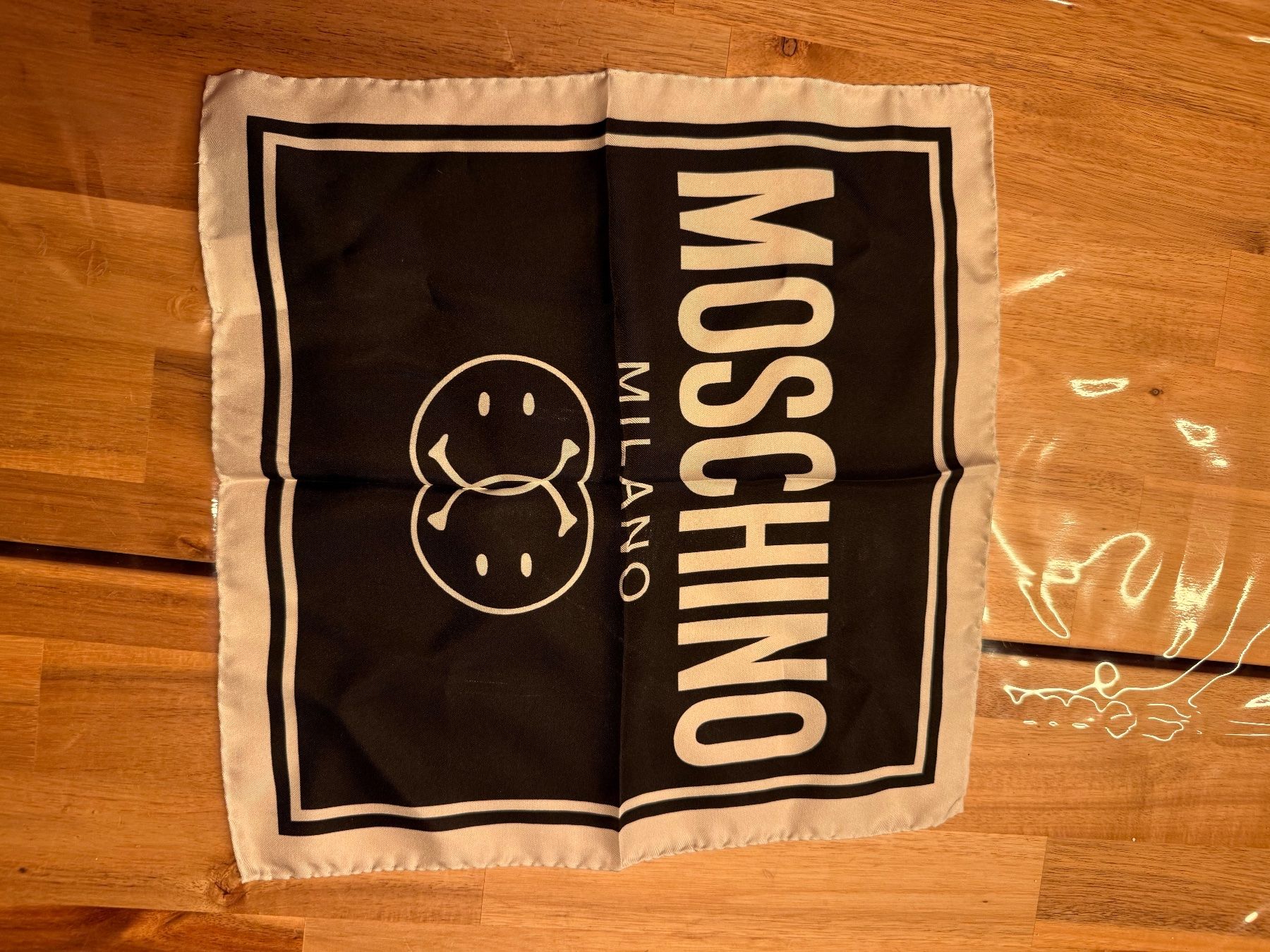 Altro in  Abbigliamento & Accessori: MOSCHINO Einstecktuch – Nuovo (secondo la descrizione) da Schlieren venduto da svenbaettig