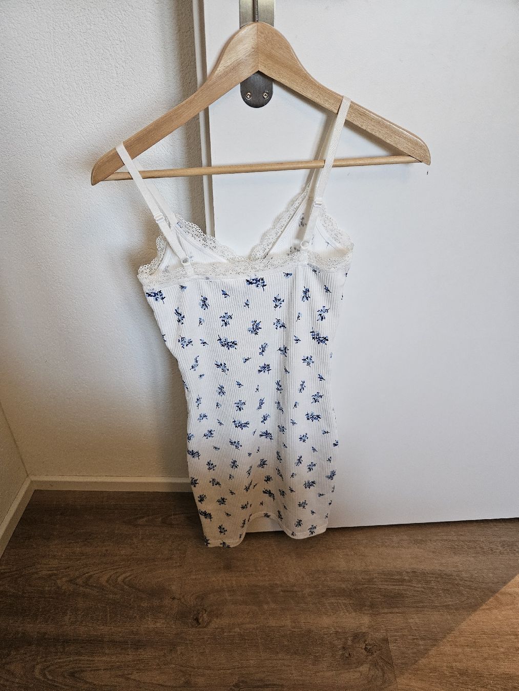 Kleider: Sommerkleid Blumenmuster Gr. XS – Gebraucht aus Näfels von fab_jvg6 1