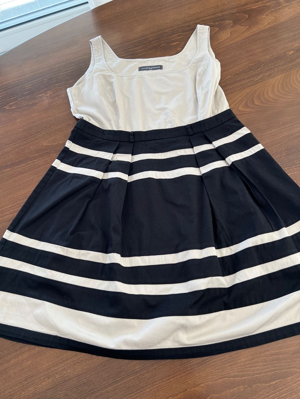 Kleider: Sandro Ferrone Sommerkleid, Grösse 38 (IT 46) – Gebraucht aus Ebmatingen von Mistelu