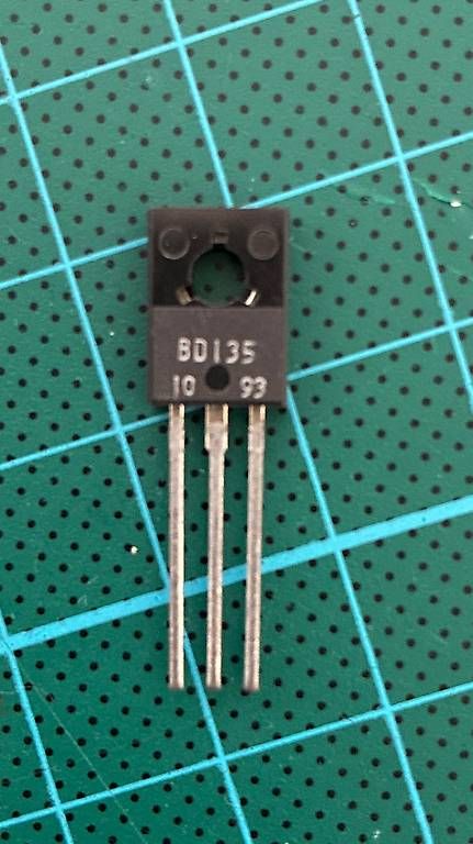Componenti elettronici: BD135 Transistor  – Usato da Schaffhausen venduto da MCaj