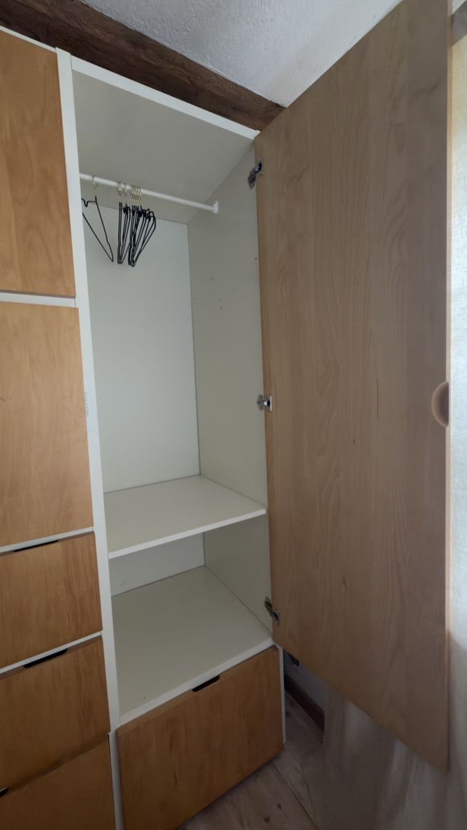 Armoires: Grosser Kleiderschrank – D'occasion à Männedorf par jasminediebiene 2