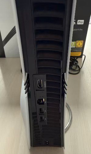 Sony Console: PlayStation 5 Pro - 2 TB Speicherplatz, Disc, 2 Controller – Usato da Basel venduto da Ch2005 7
