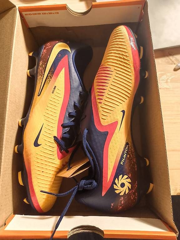 Herrenschuhe: Nike Phantom 6 Erling Haaland – Neu und originalverpackt aus Cham von Acibiber