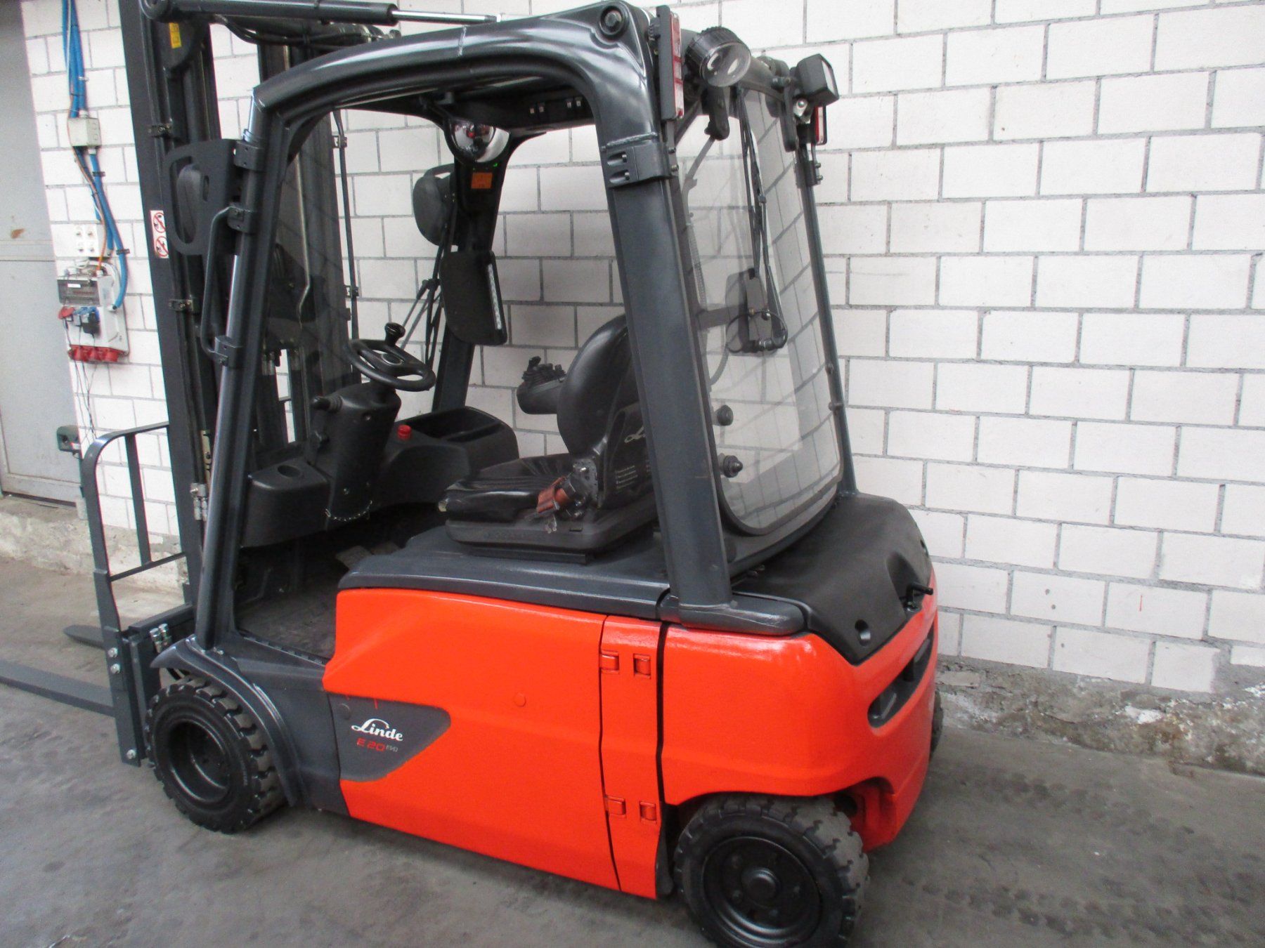 Linde Carrelli elevatori e a forche: STAPLER LINDE E20 PL-02 ELEKTRO GABELSTAPLER 6.60m Hubhöhe – Usato da Seon venduto da zomahandel 2