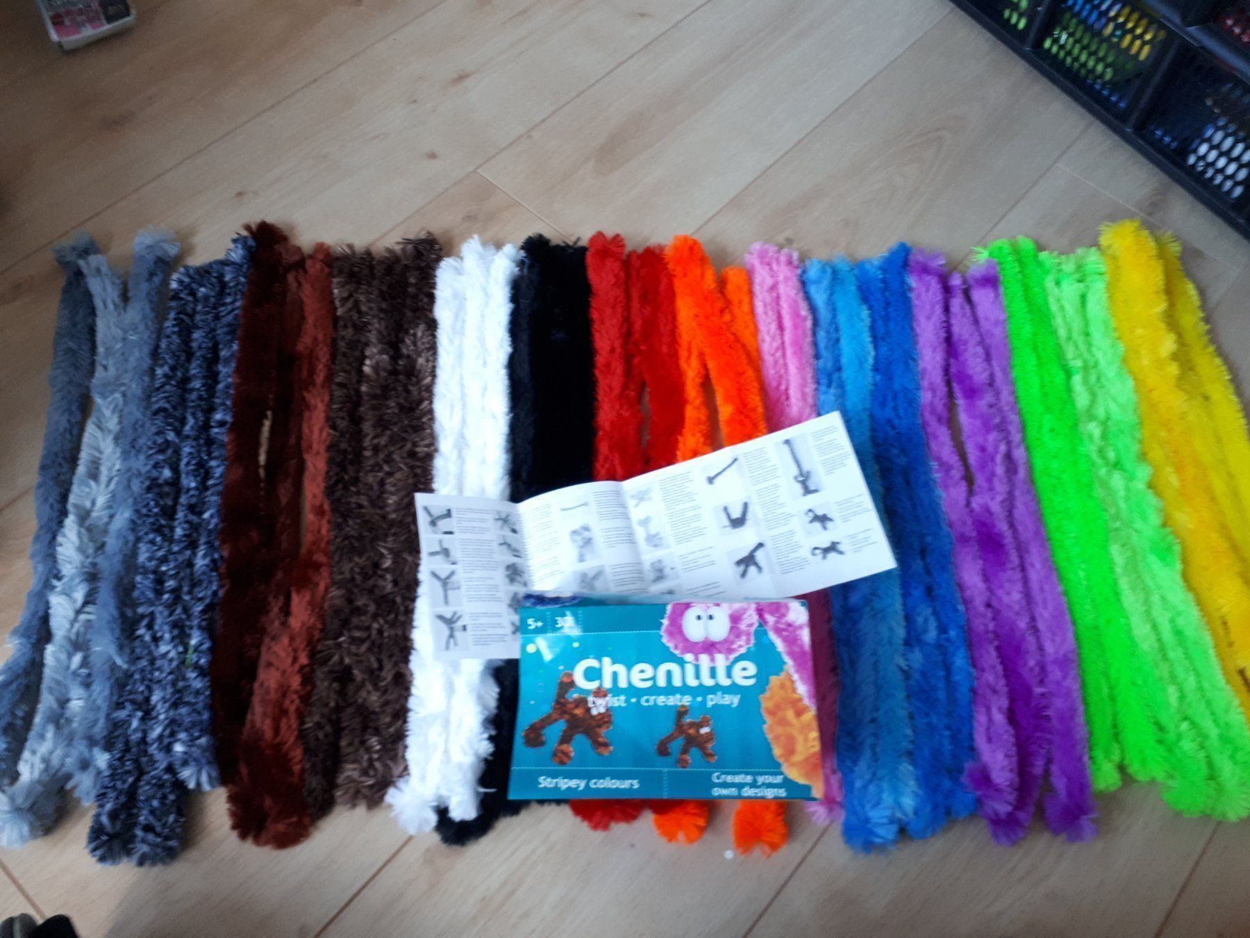 Tessuti: 42 x chenilles géantes de 45 cm – Nuovo (secondo la descrizione) da Ferlens VD venduto da sunshine321