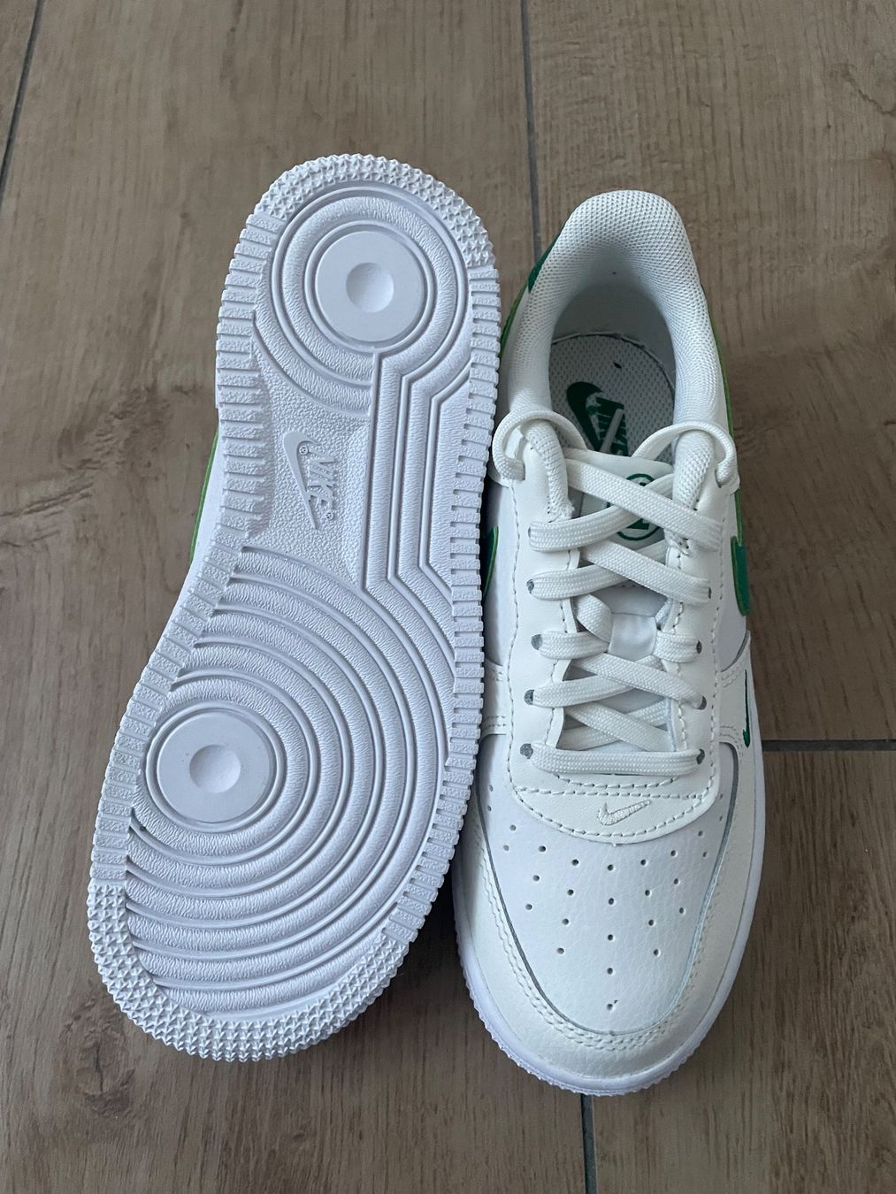 Nike Scarpe per ragazzi: Nike Force 1 Gr. 31.5 NEU! – Nuovo e nell'imballaggio originale da Waltenschwil venduto da hansnine 4