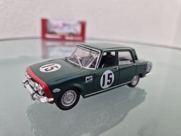 Alfa Romeo Nuova 1600 von metro 1:43. porto 3.90