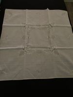 Deckchen/Mitteldecke weiss  ca.81x81cm mit Muster