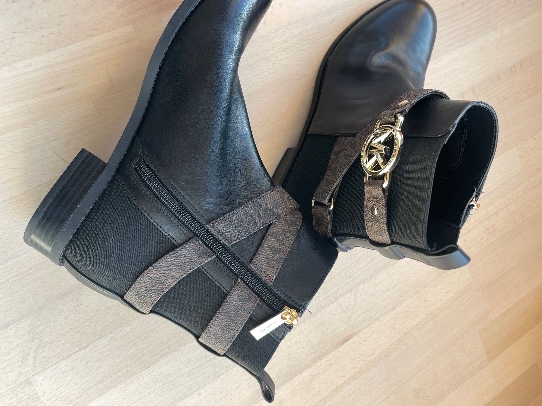 Michael Kors Scarpe da donna: Michael Kors Stiefeletten – Usato da Rubigen venduto da Subi012 1