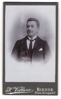 Fotografie J. Villars, Bienne, junger He