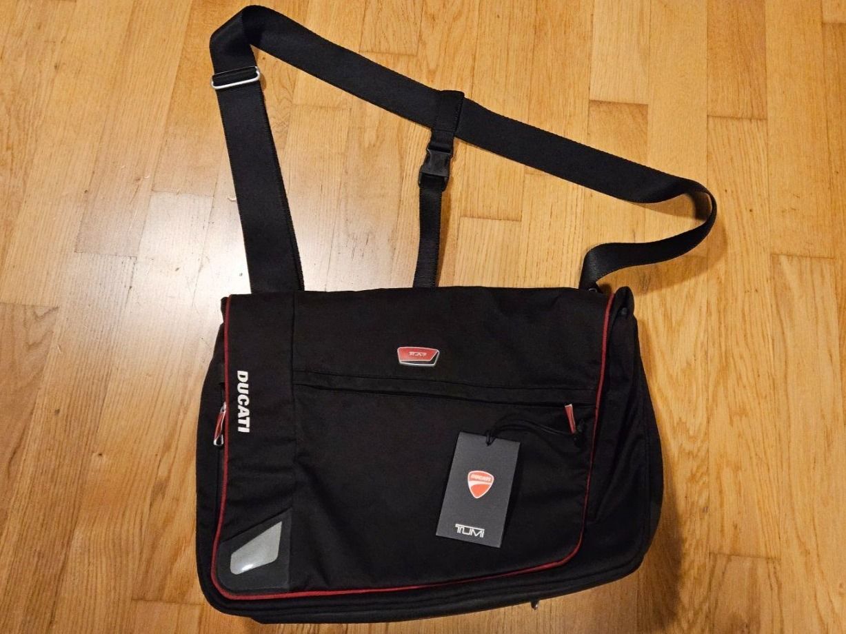 Tumi Borse: Tumi x Ducati Multistrada Messenger Bag – Nuovo (secondo la descrizione) da Uitikon Waldegg venduto da UitiZH