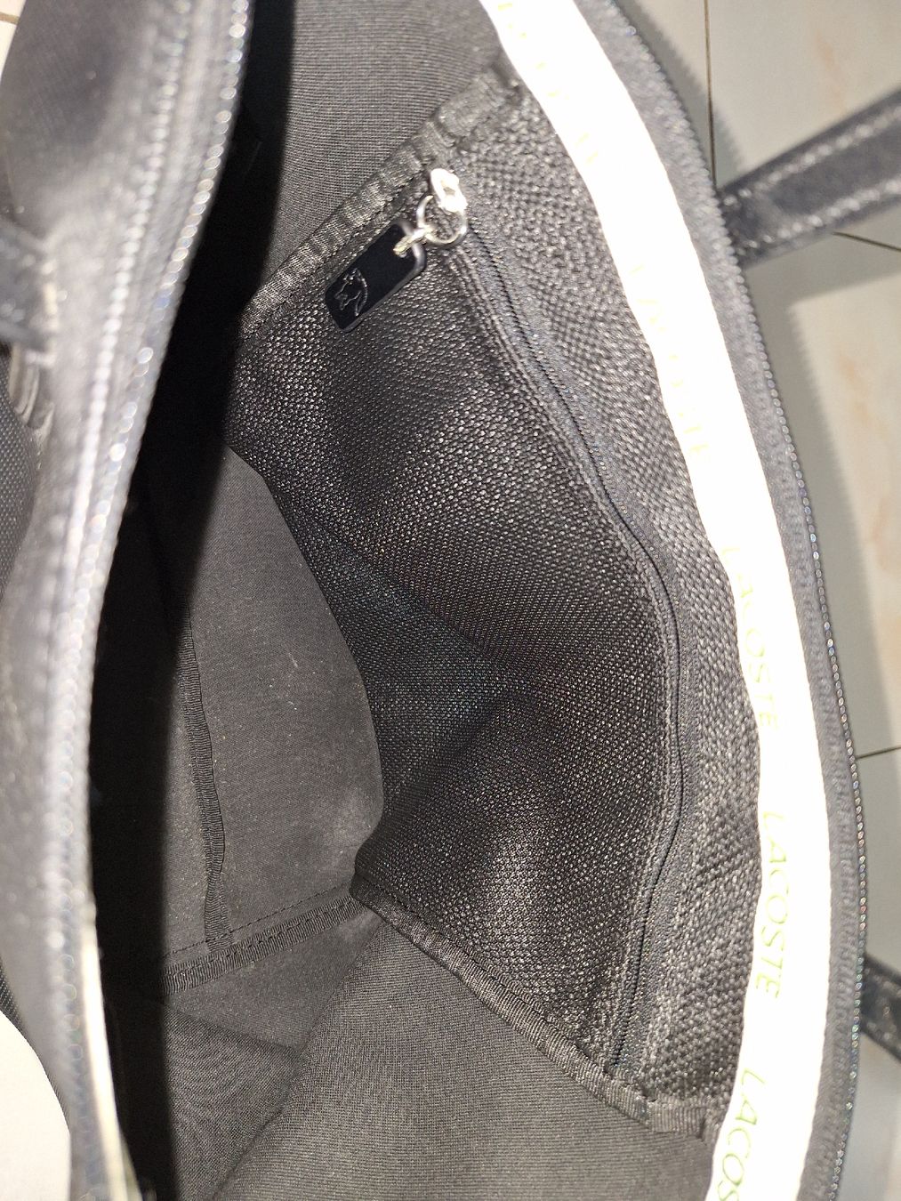 Lacoste Taschen für Damen: Lacoste Shopper, Handtasche schwarz – Neu (gemäss Beschreibung) aus Sursee von Schuepbi 4