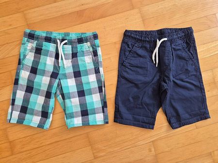 4 neue kurze Hosen Grösse 128